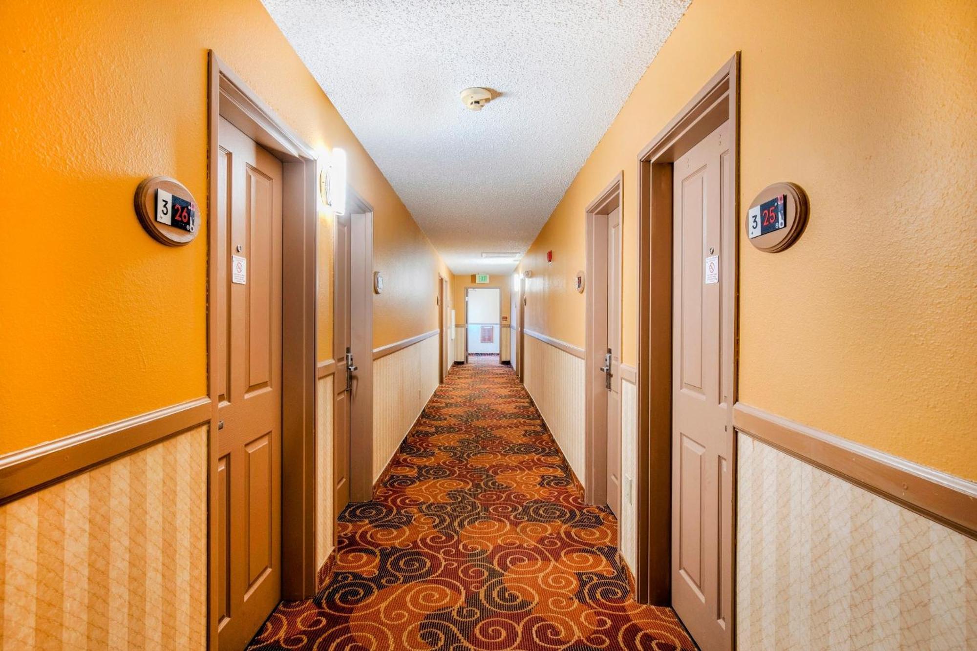 Oyo Hotel Castle Rock Co Downtown المظهر الخارجي الصورة